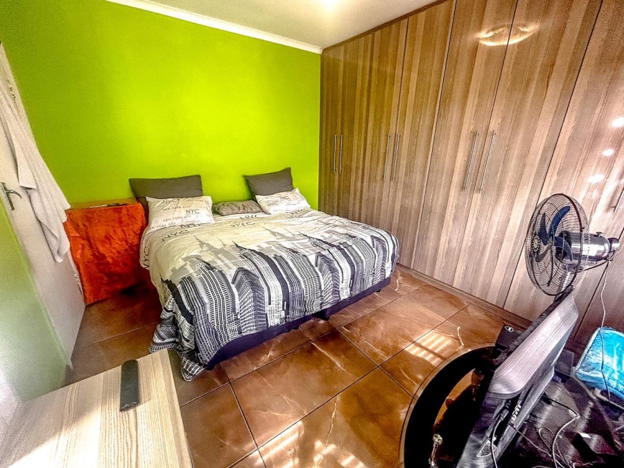 6 Bedroom Property for Sale in Surrey Estate Western Cape